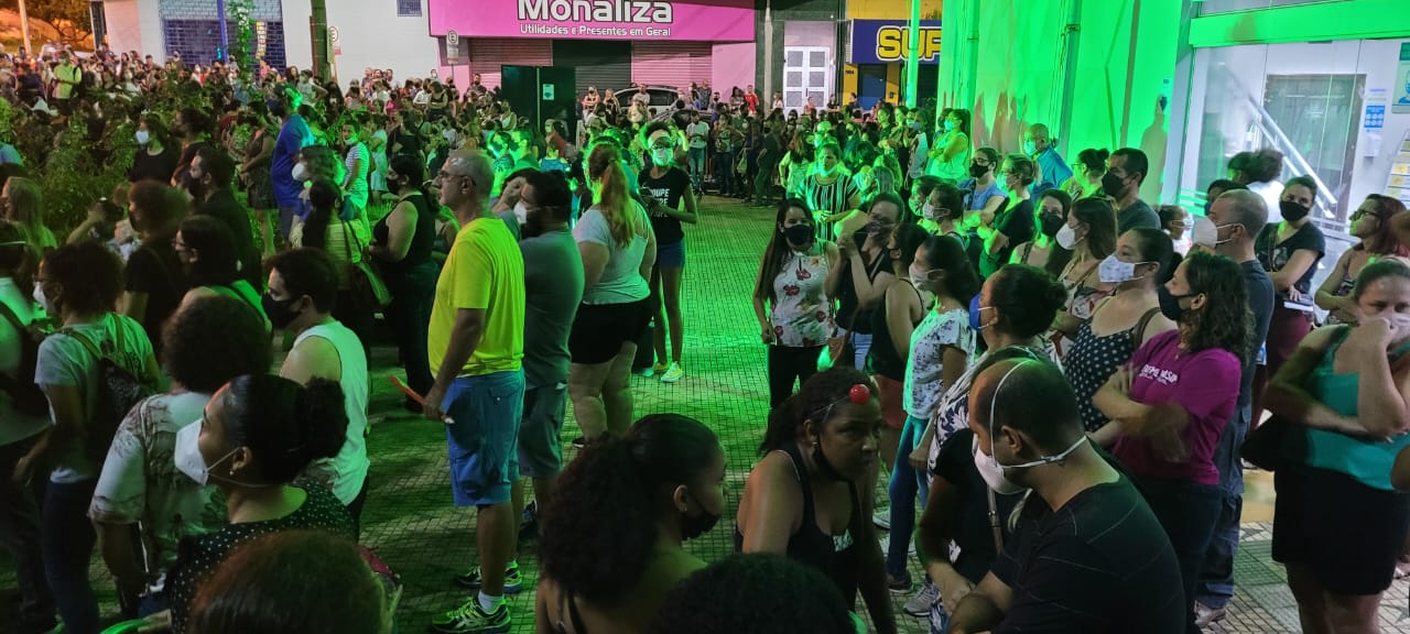 Foto 4 de 5 — Servidores decidem por paralisação na segunda-feira e podem deflagrar greve